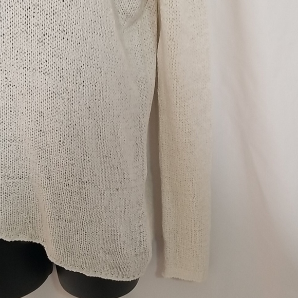 Cupcakes and Cashmere Assymetrical Pullover Sweater Size Medium - Picture 5 of 9